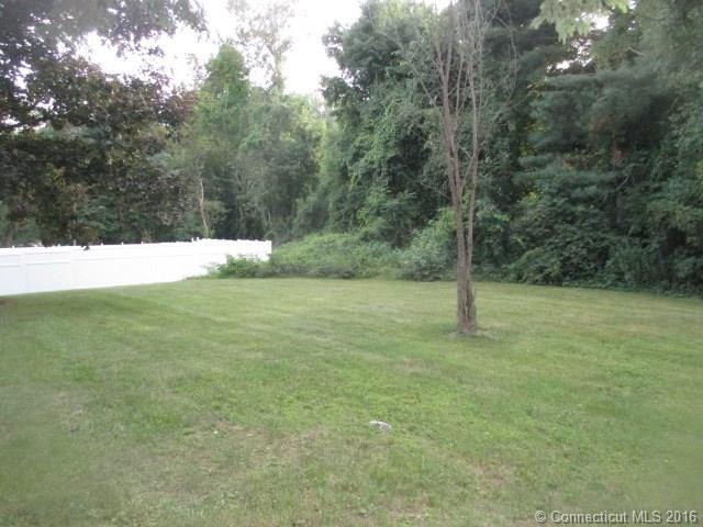 211Woodland Ave, Bloomfield, CT 06002