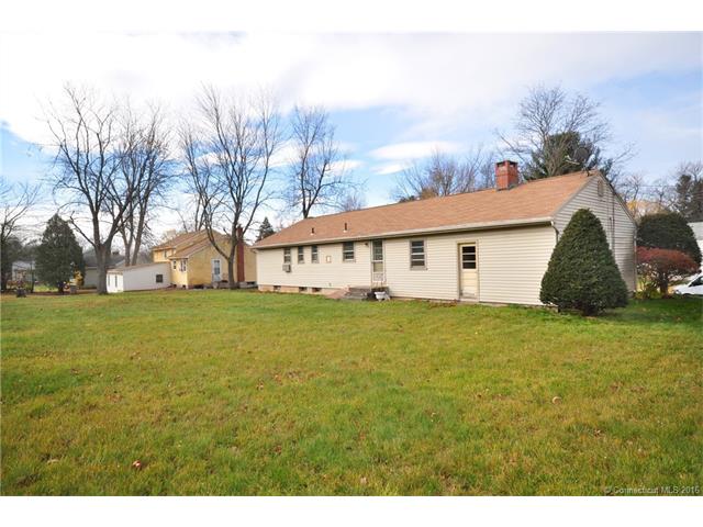 24 Brewer Dr, Bloomfield, CT 06002