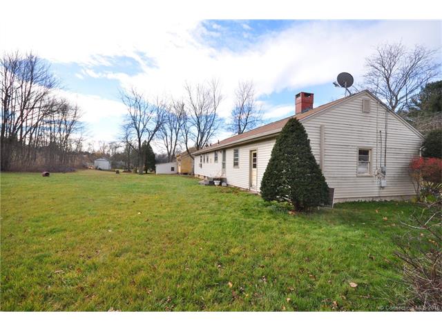 24 Brewer Dr, Bloomfield, CT 06002