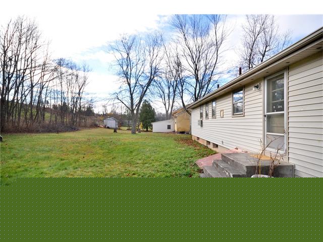 24 Brewer Dr, Bloomfield, CT 06002