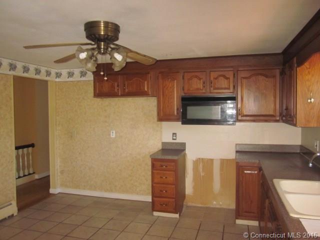 15Downing Cir, Bloomfield, CT 06002