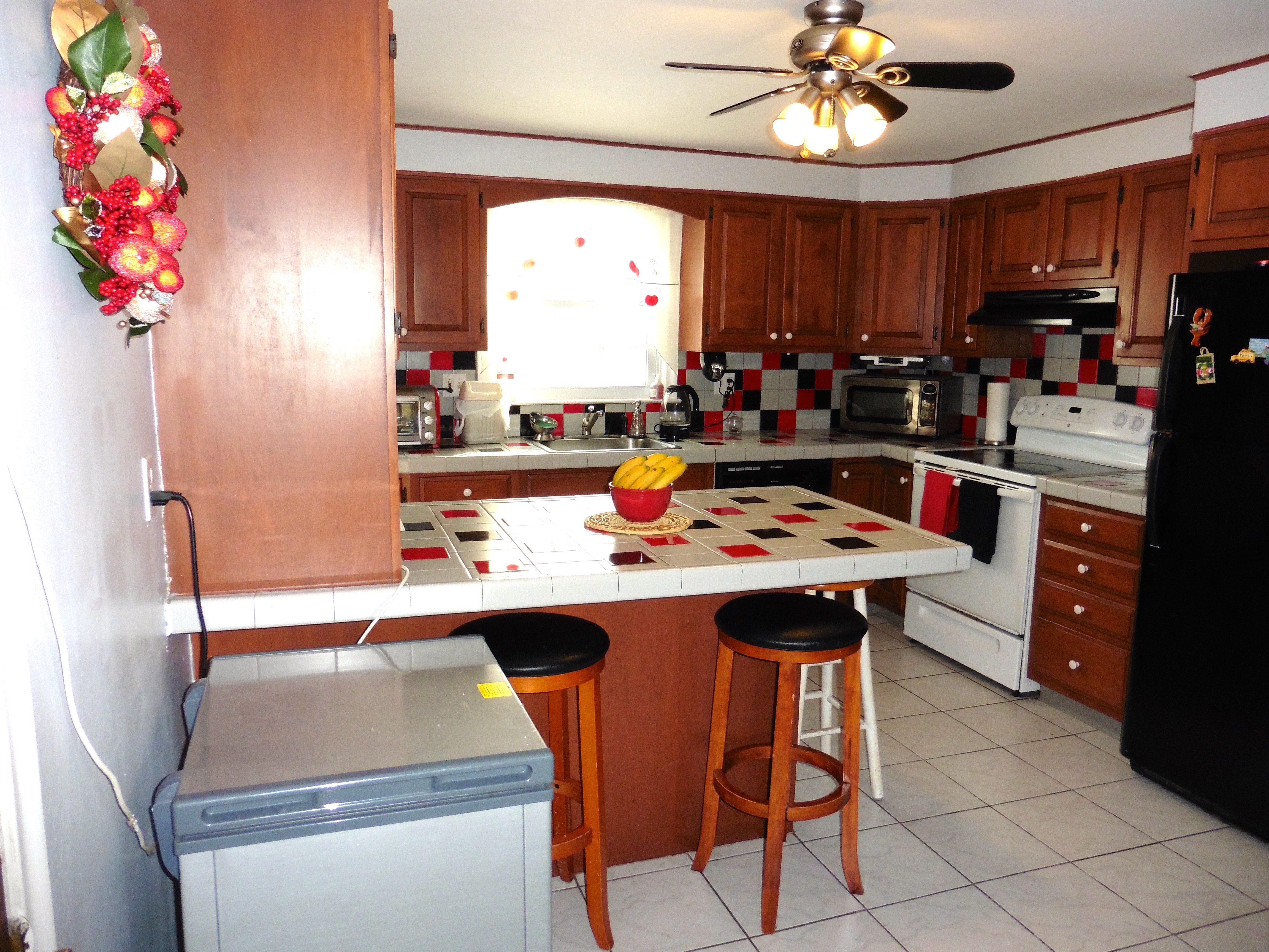4 Newport Dr., Bloomfield, CT 06002