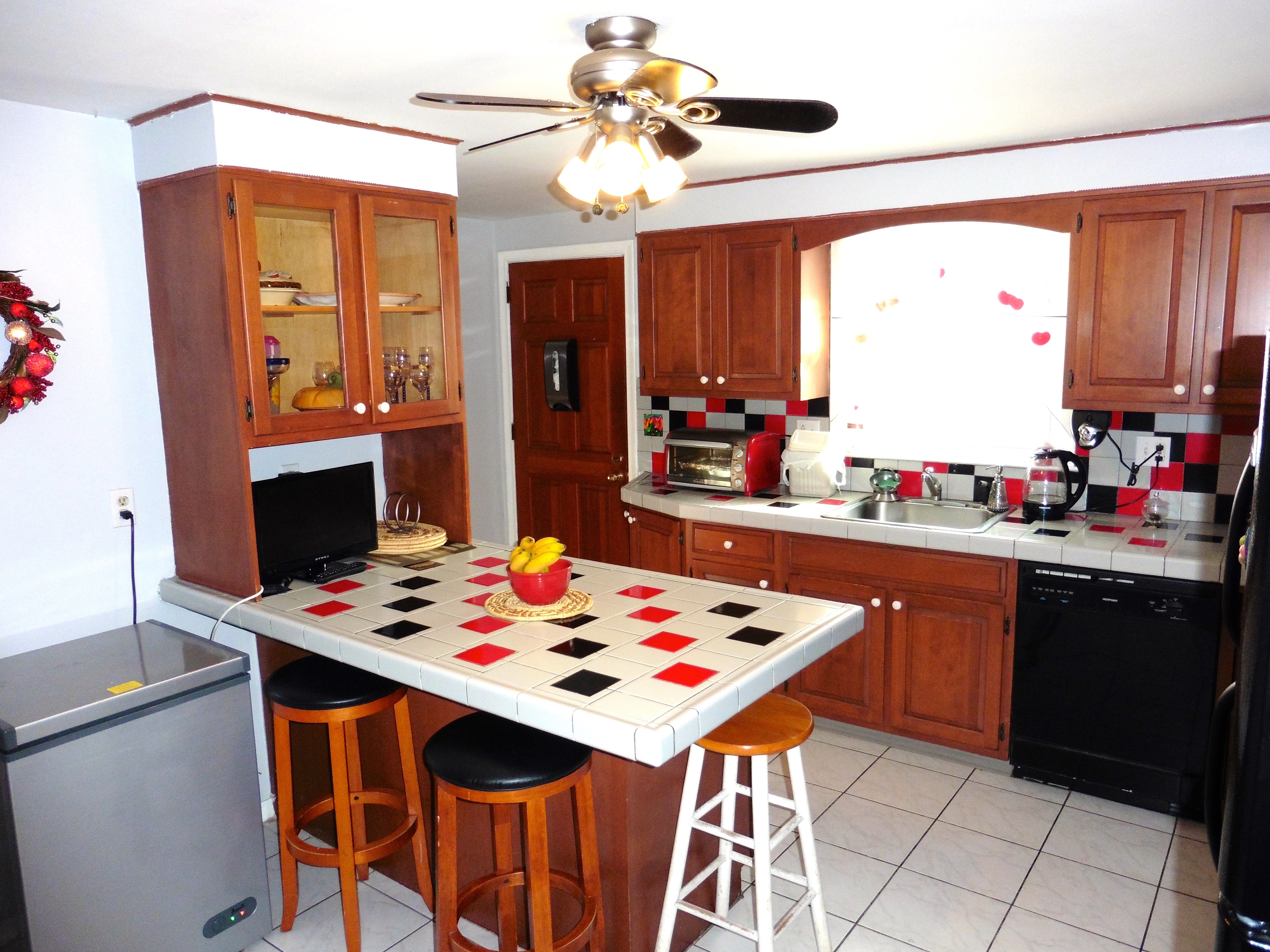 4 Newport Dr., Bloomfield, CT 06002