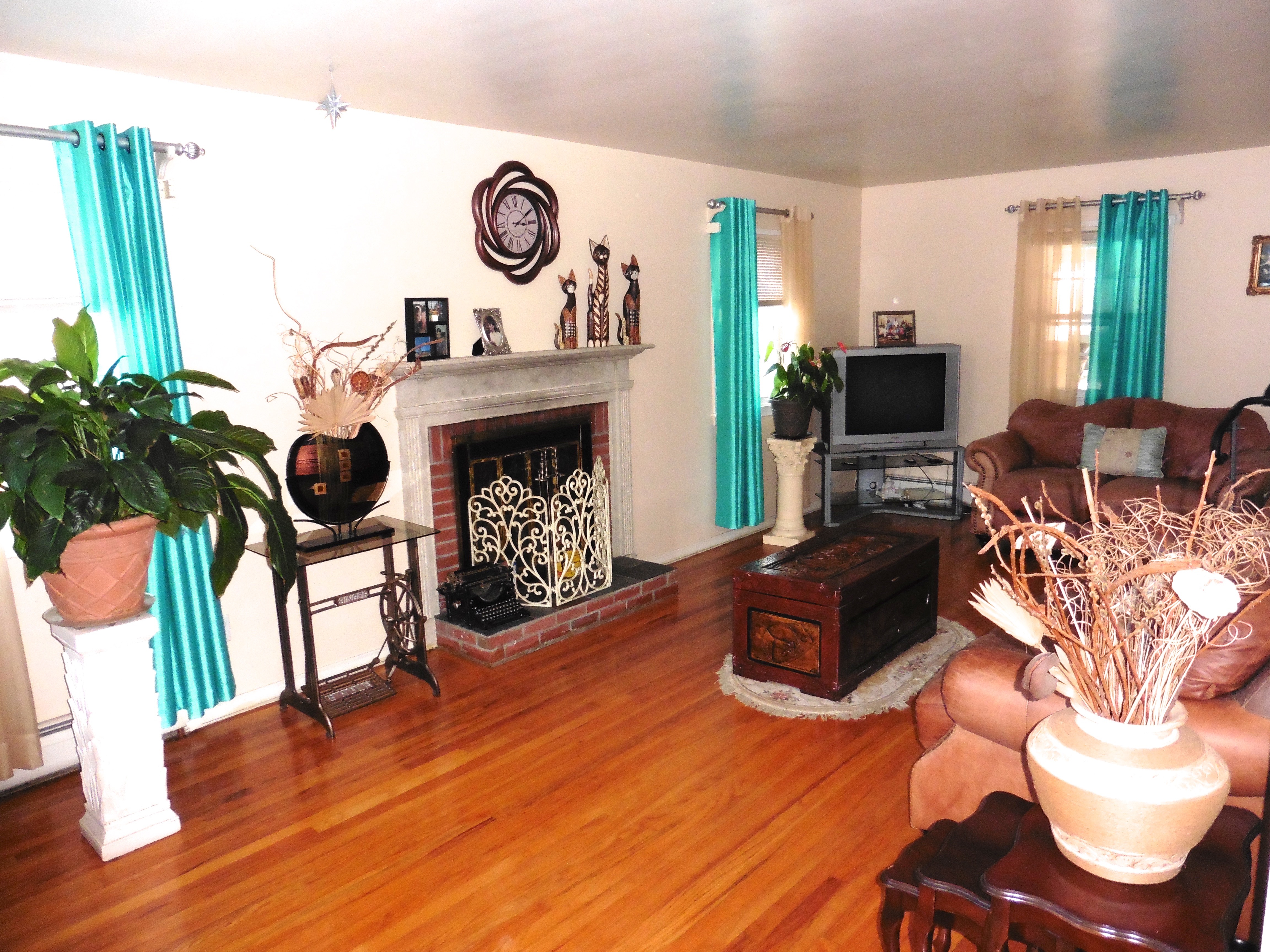 4 Newport Dr., Bloomfield, CT 06002