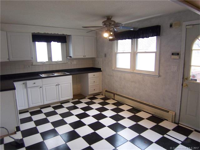 581 Park Ave, Bloomfield, CT 06002
