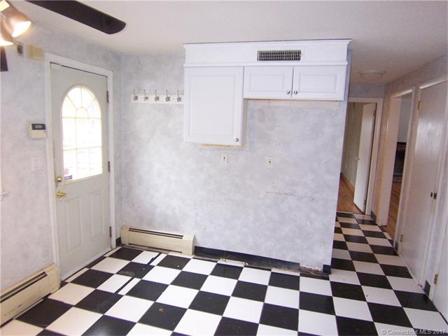 581 Park Ave, Bloomfield, CT 06002