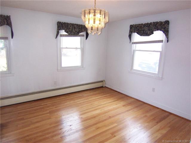 581 Park Ave, Bloomfield, CT 06002