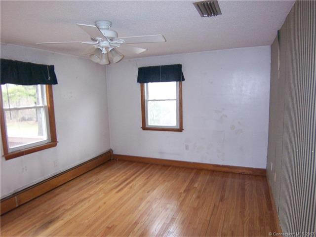 581 Park Ave, Bloomfield, CT 06002