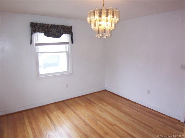 581 Park Ave, Bloomfield, CT 06002