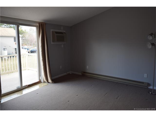 371 Emmett St, Bristol, CT 06010