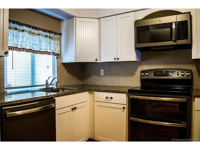 155Redstone Hill Rd #186, Bristol, CT 06010