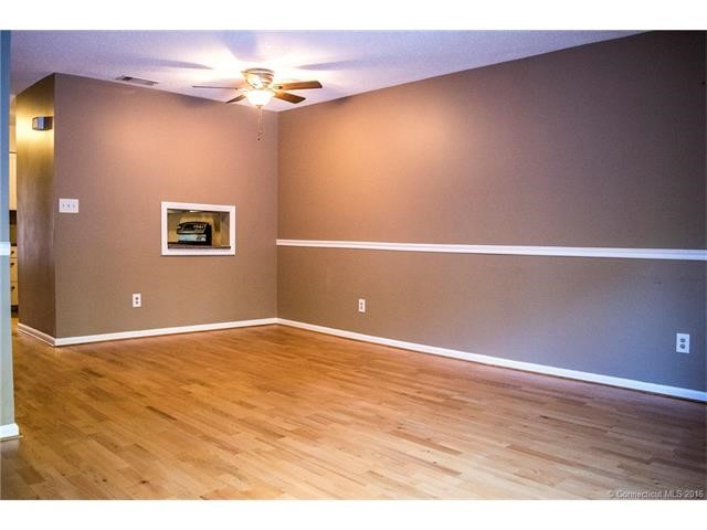 155Redstone Hill Rd #186, Bristol, CT 06010
