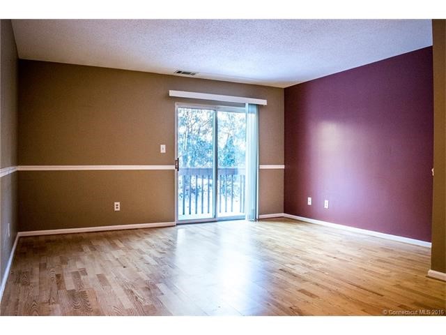 155Redstone Hill Rd #186, Bristol, CT 06010