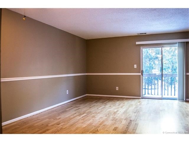 155Redstone Hill Rd #186, Bristol, CT 06010