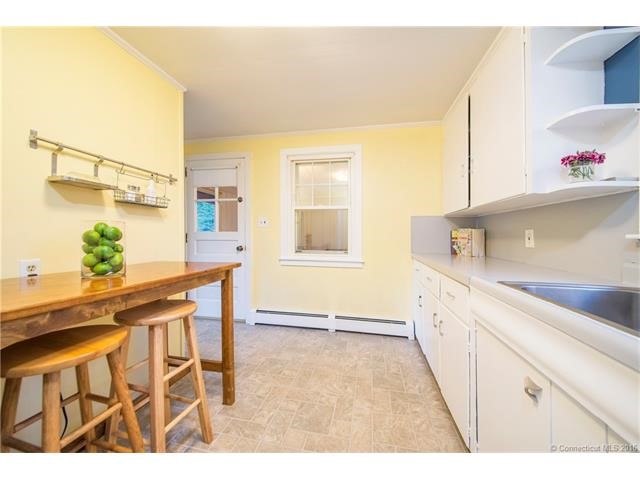 167Stevens St, Bristol, CT 06010