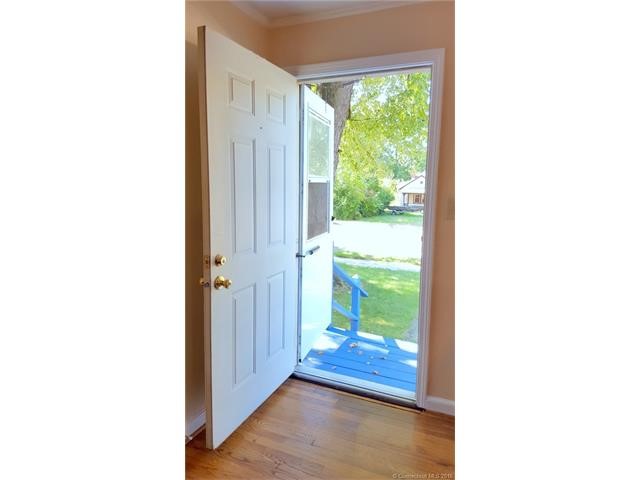 496Brook St, Bristol, CT 06010