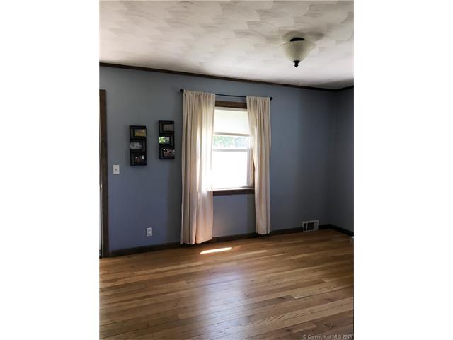 101Surrey Dr, Bristol, CT 06010