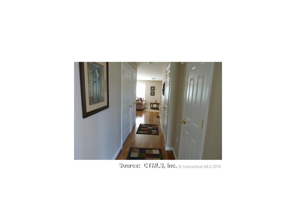 370 Emmett St, Bristol, CT 06010
