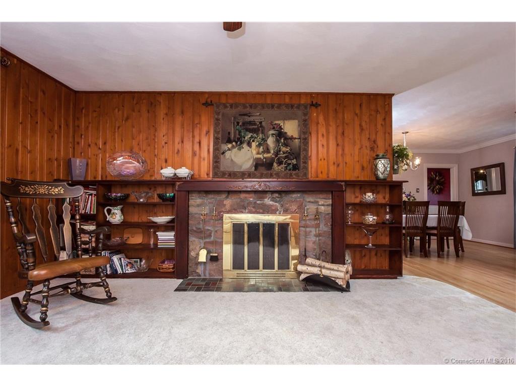 17 Moody St, Bristol, CT 06010