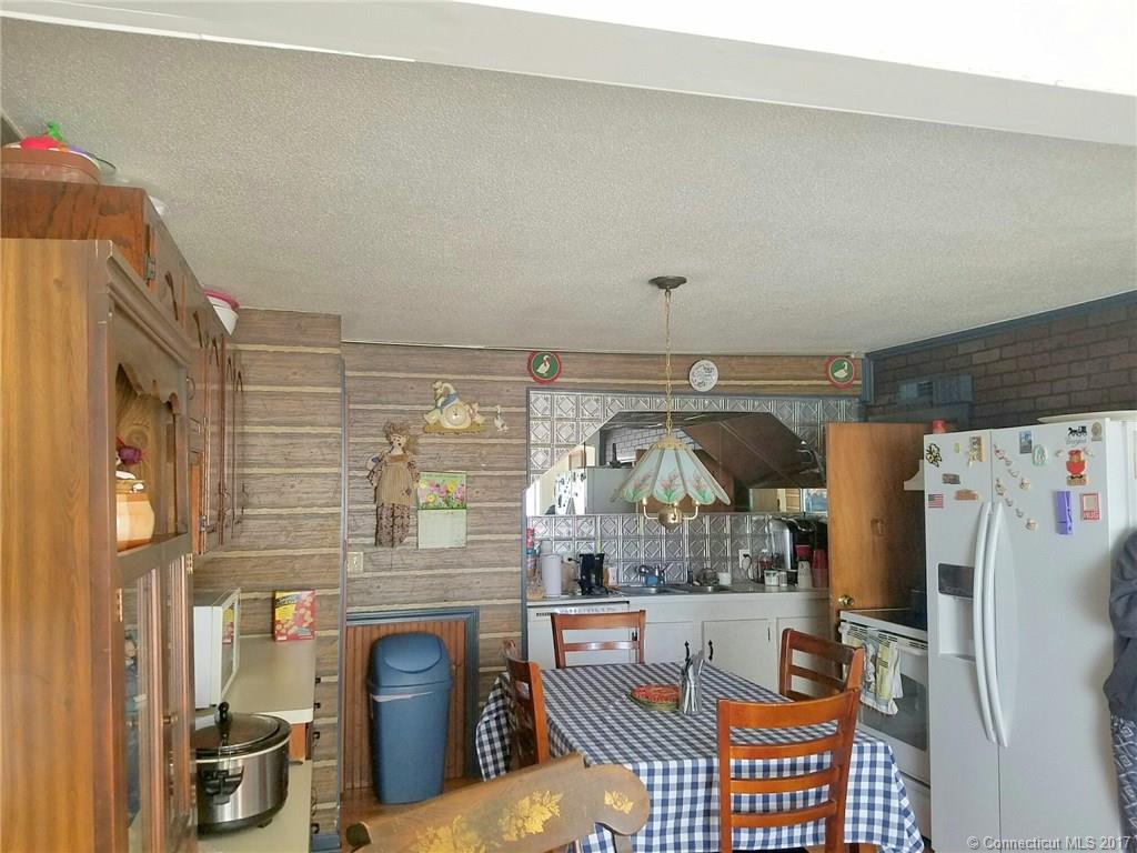 121 King St, Bristol, CT 06010