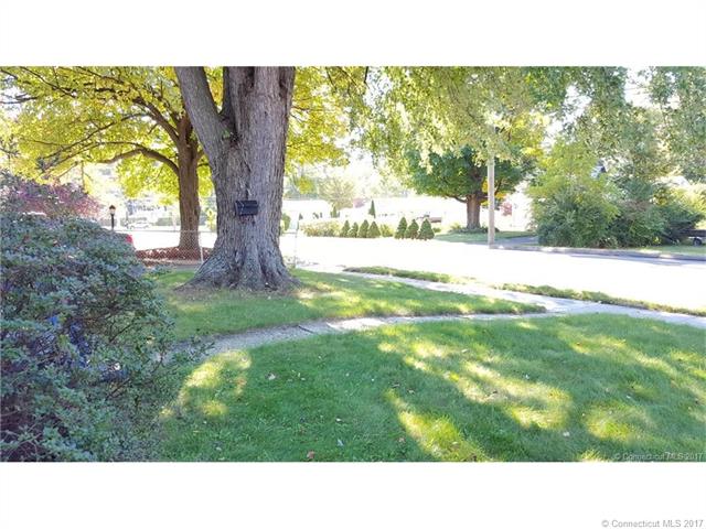496Brook St, Bristol, CT 06010