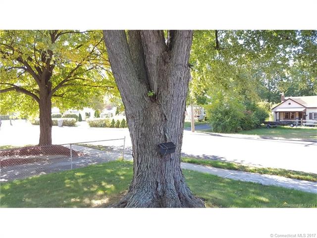 496Brook St, Bristol, CT 06010