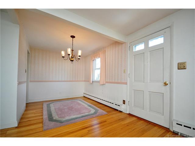 129Lyons Rd, Bristol, CT 06010