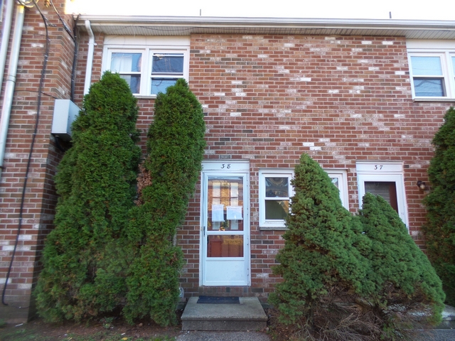 53 3-8 Hiltbrand RdBristol, CT, 06010Hartford County