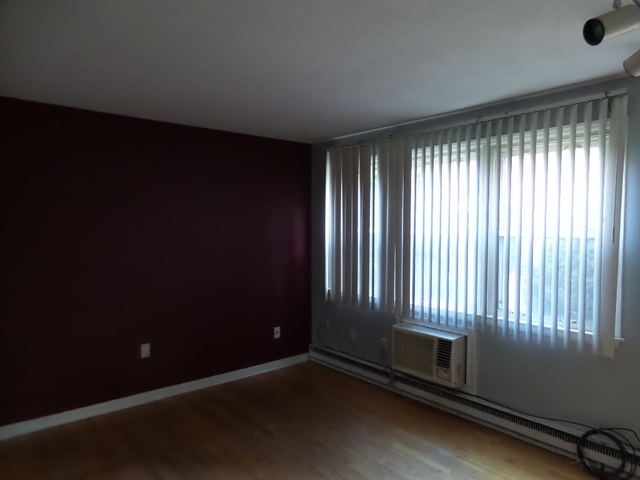 53 3-8 Hiltbrand RdBristol, CT, 06010Hartford County