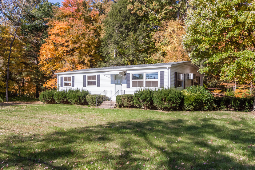 66 Rice Rd, Broad Brook, CT 06016