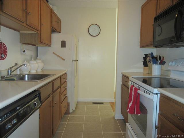 30 Joseph Ct, E Windsor, CT 06016