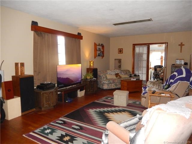 16Wesley Rd, E Windsor, CT 06016