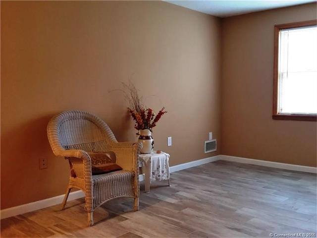 460Dowd Ave #460, Canton, CT 06019