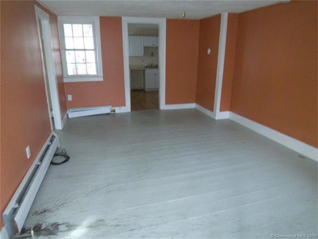 61 Church St, Canton, CT 06019