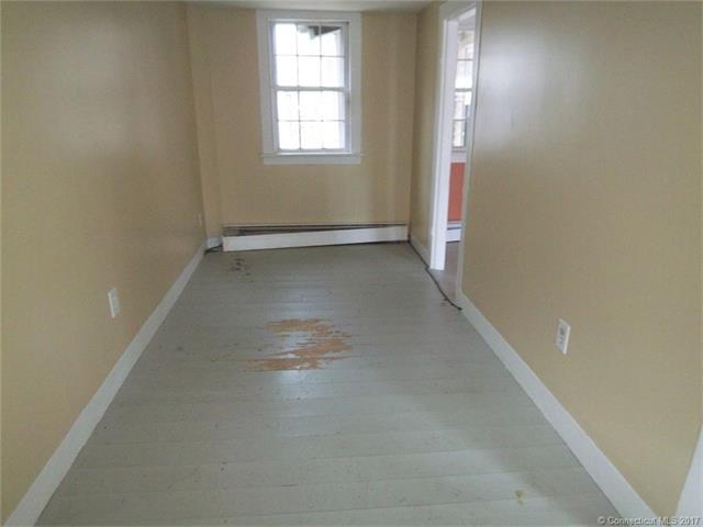 61 Church St, Canton, CT 06019