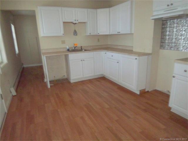 61 Church St, Canton, CT 06019