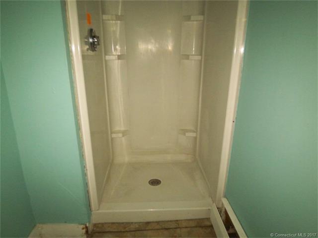 61 Church St, Canton, CT 06019