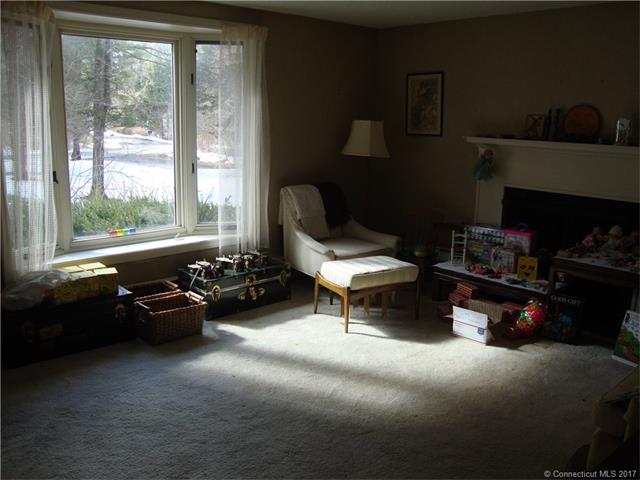 10Juniper Circle, Canton, CT 06019