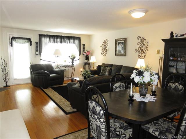 44 Chelsea Ln, E Granby, CT 06026