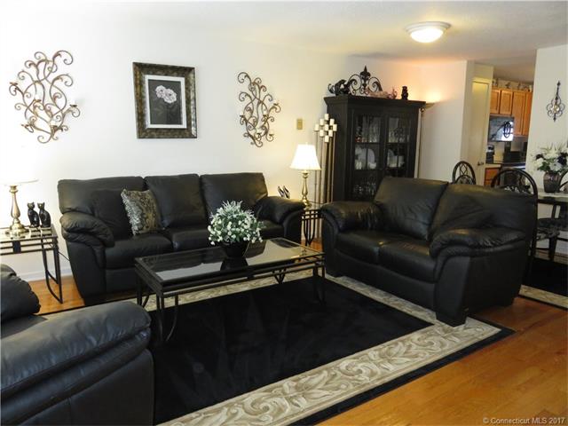 44 Chelsea Ln, E Granby, CT 06026