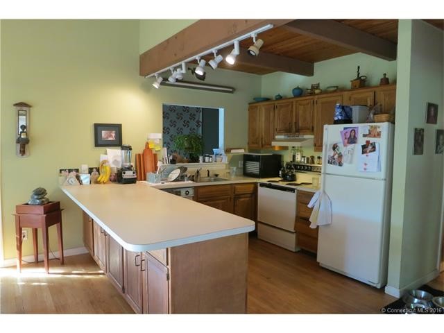 60Fox Brook Rd, Hartland, CT 06027