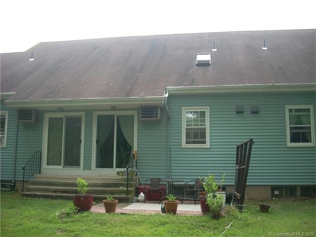 1Abbott Rd #11, Ellington, CT 06029