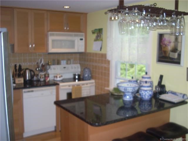 1Abbott Rd #11, Ellington, CT 06029
