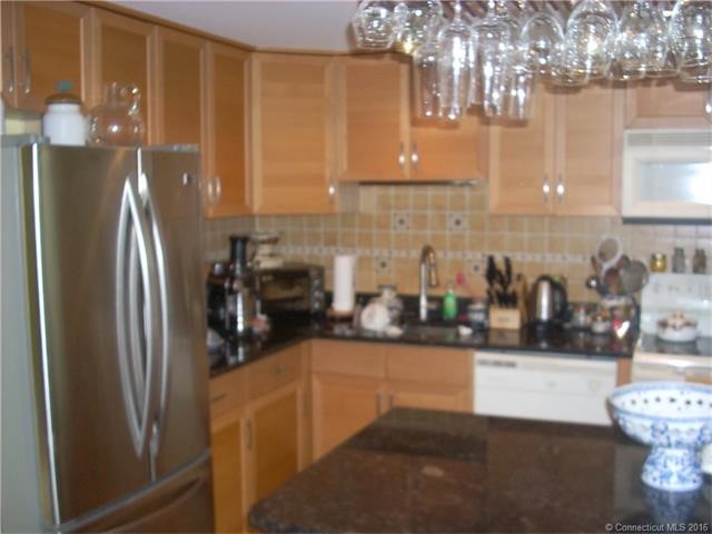 1Abbott Rd #11, Ellington, CT 06029