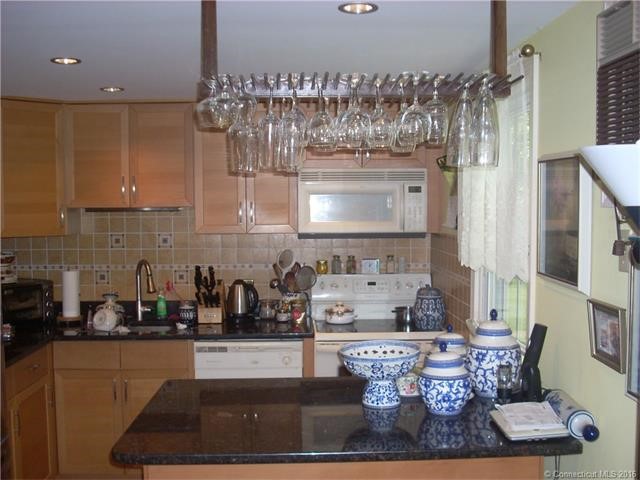 1Abbott Rd #11, Ellington, CT 06029