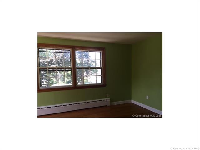 38 North Park St, Ellington, CT 06029