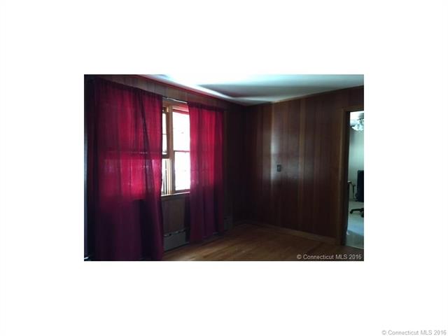 38 North Park St, Ellington, CT 06029