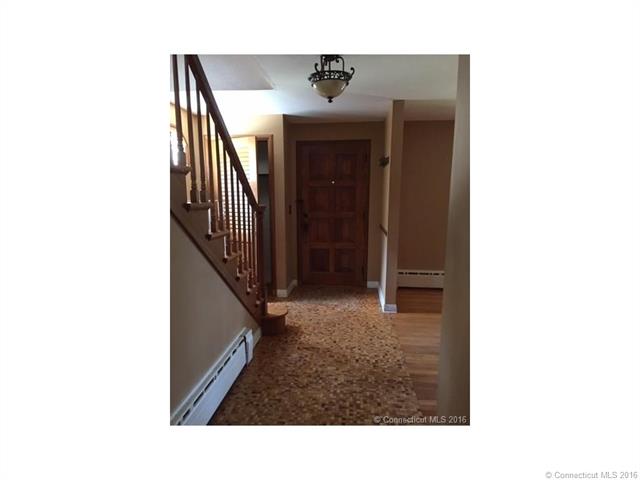 38 North Park St, Ellington, CT 06029