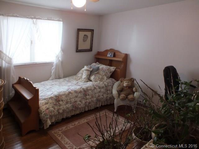 17 Facchin St, Canaan, CT 06031