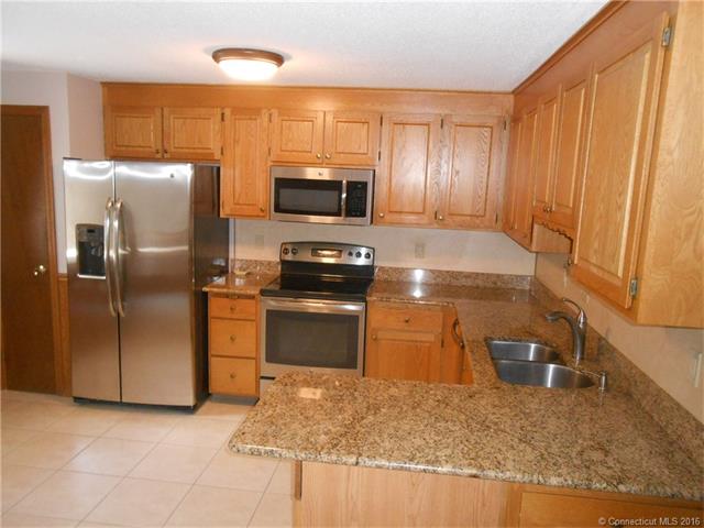 76 Songbird Ln, Farmington, CT 06032
